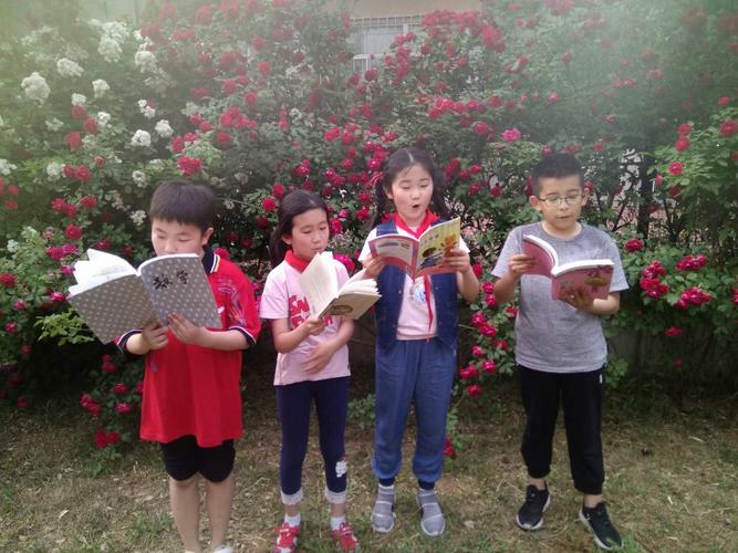 共赴这一场馥郁芬芳的书香盛宴,让生命在书香中如花一般绽放