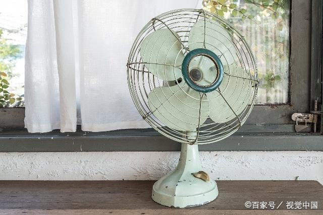 夏天开风扇好,还是开空调好?你可能想不到,真相是这样