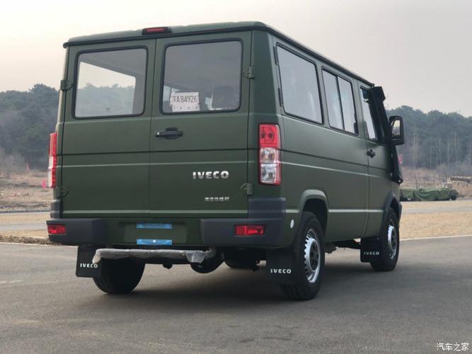 依维柯得意低顶军绿色即将变身2045