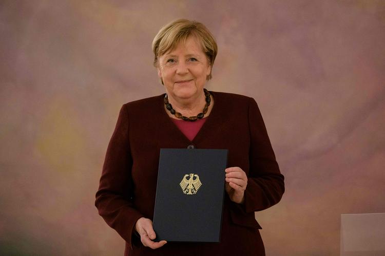 默克尔正式卸任德国总理外交部表态