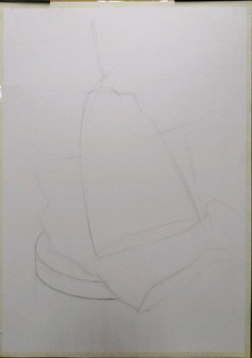 4开画纸,10b铅笔,纸摖笔,棉球摖,高光橡皮.