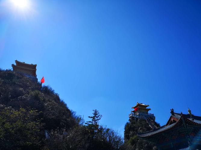 南天门与玉皇顶.