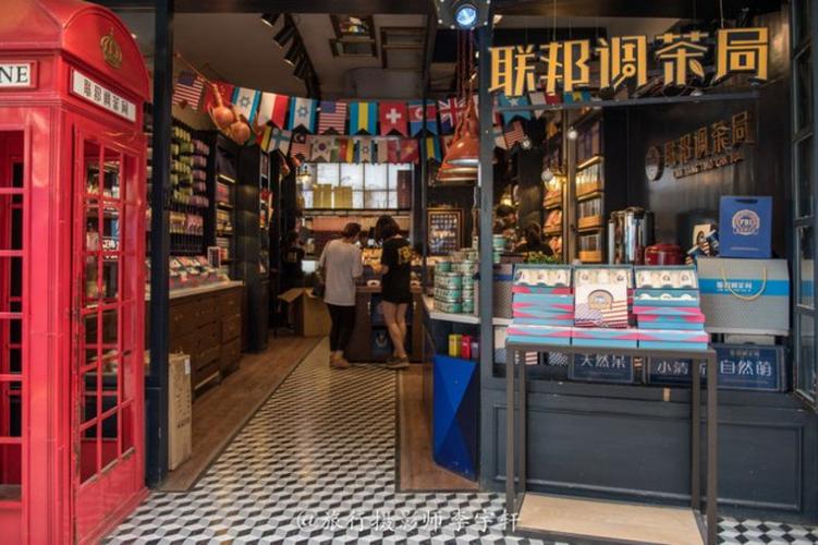 鼓浪屿到处都可以看到这种厦门特产店铺