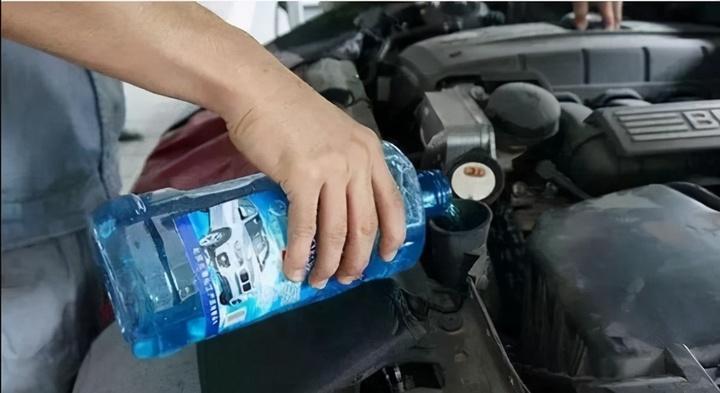 汽车冬季如何选择玻璃水老司机告诉你千万别再选错了