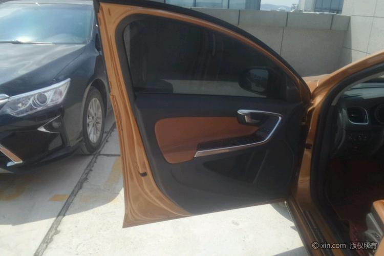 沃尔沃 s60 2012款 3.0t 自动 t6智尊版四驱