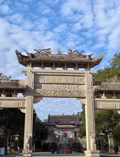 韶关东华禅寺:远离尘嚣的宁静之地