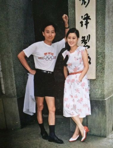 她的名字叫做狄菲菲,那么美丽的帮凶.