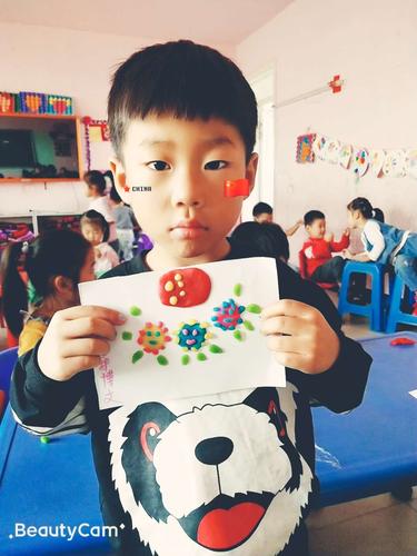 大二班彩泥课～国庆节贺卡