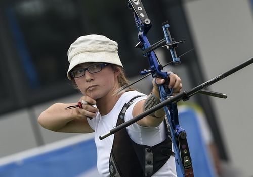 图文:女子反曲弓个人决赛 戈比在比赛中