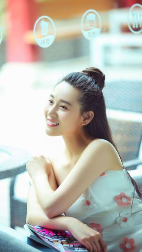 美女演员宁丹琳清新灵气手机壁纸高清1080p图片下载
