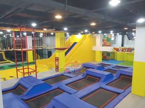 新疆喀什鑫锐峰动感蹦床公园