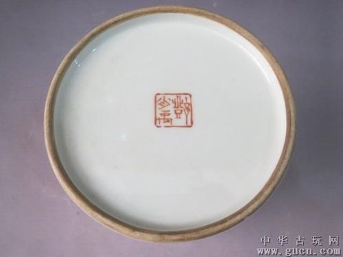 民国邓肖禹粉彩"德禽图"笔筒