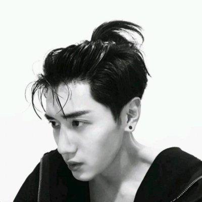 帅气酷帅男生黑白头像高清大图