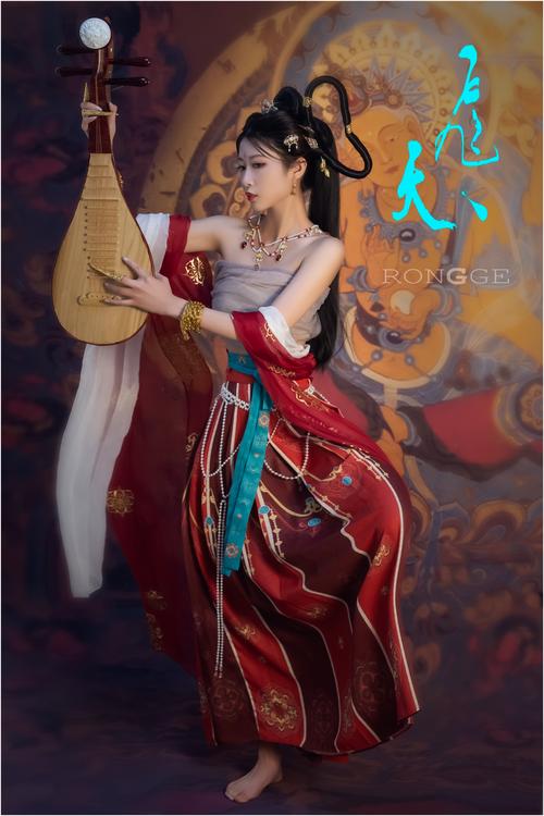 歌舞奏乐的,所以飞天的形象在画中都是在比较高的位置,它们也被称之为