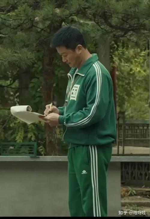 吴京那个绿色运动服是那个牌子啊