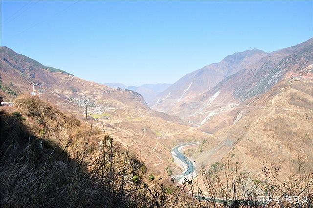 越西乃托铁马大桥:屹立在大凉山深谷,成昆铁路上的桥梁传奇