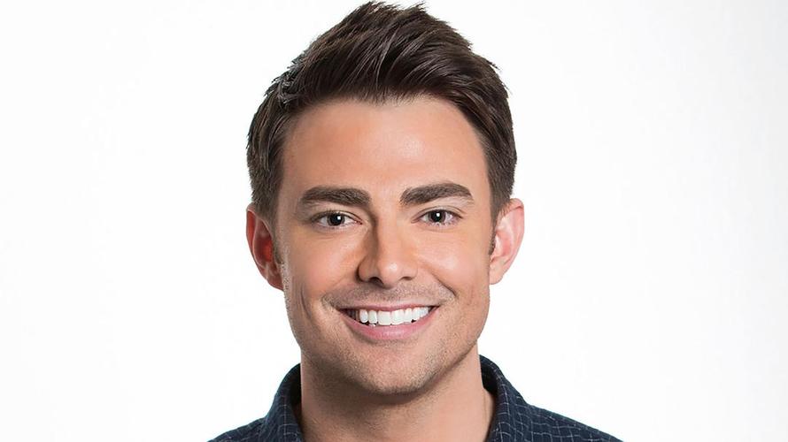 查看原图 jonathan bennett  age: 37 hometown: rossford, oh
