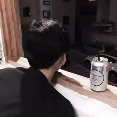 人山人海,边走边爱,怕什么孤独 — 男生头像大全