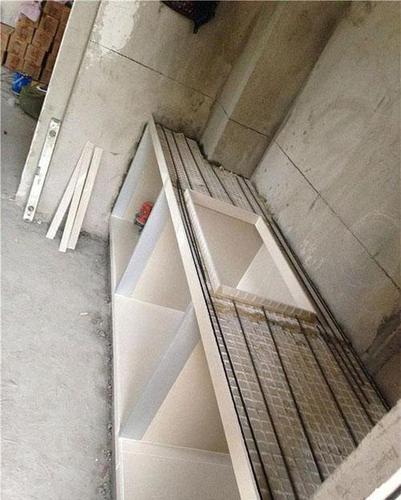 心血来潮在厨房动手砖砌橱柜,完工后发业主群,大家都吵着要做