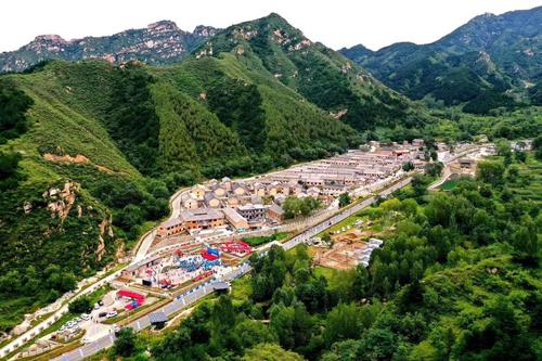 保定市阜平县龙泉关镇骆驼湾村成为了新入选的第二批全国乡村旅游重点