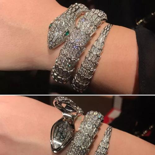 女士都惧怕蛇?不不不,这一条例外