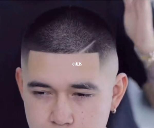 款了_夏天去哪玩_雕刻_寸头_中盛·城市广场自由行热门攻略_时尚_发型