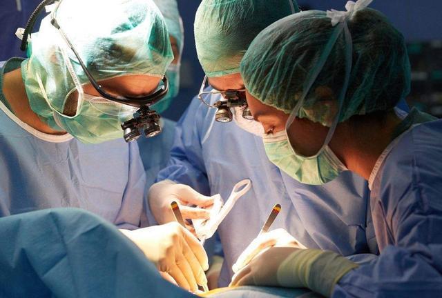 侧切,指的是一种产妇在顺产分娩过程中辅助生产的方式,顺产是通过