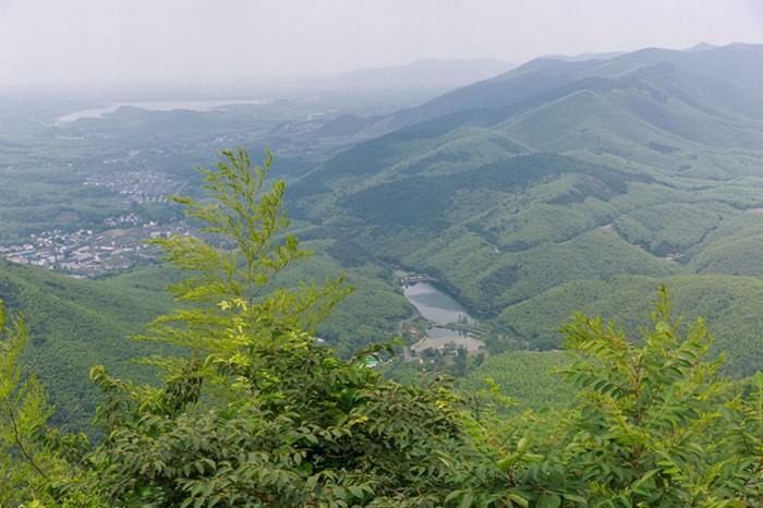 我们需要翻越苏南第一峰黄塔岭,海拔600多米,这是江苏第二高峰,苏南第