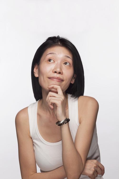 手托下巴图片_手托下巴图片大全_全景图片