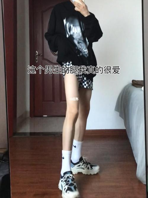 男生的腿_日常_生活记录_日常片段_随手拍
