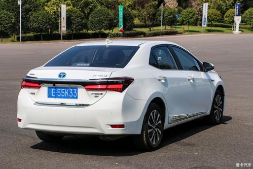 丰田1 8t卡罗拉智尚板多少钱 丰田卡罗拉双擎油耗