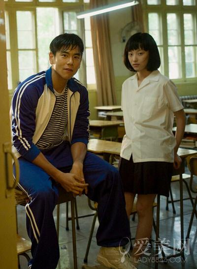 国内       彭于晏在电影版的《匆匆那年》里饰演陈寻,和倪妮重回