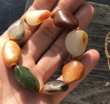 这些天价的籽料手串,一般在市场上很少能见到|和田玉