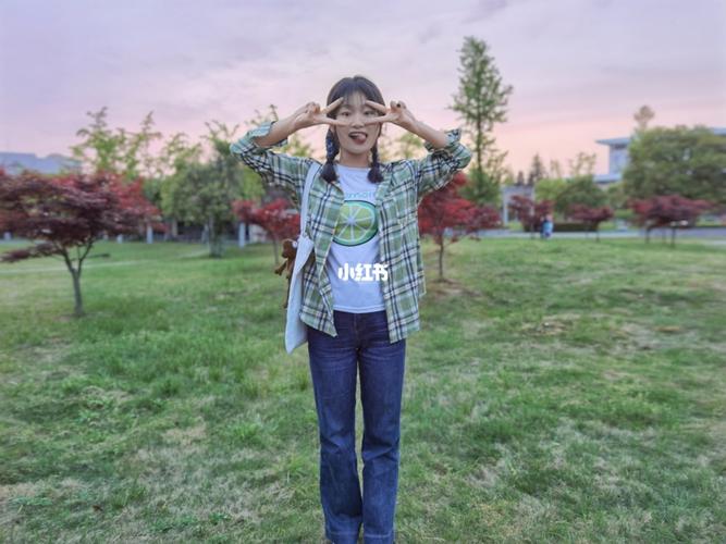 绿色格子衬衫穿搭～_穿搭_格子衬衫_春季穿搭_美少女