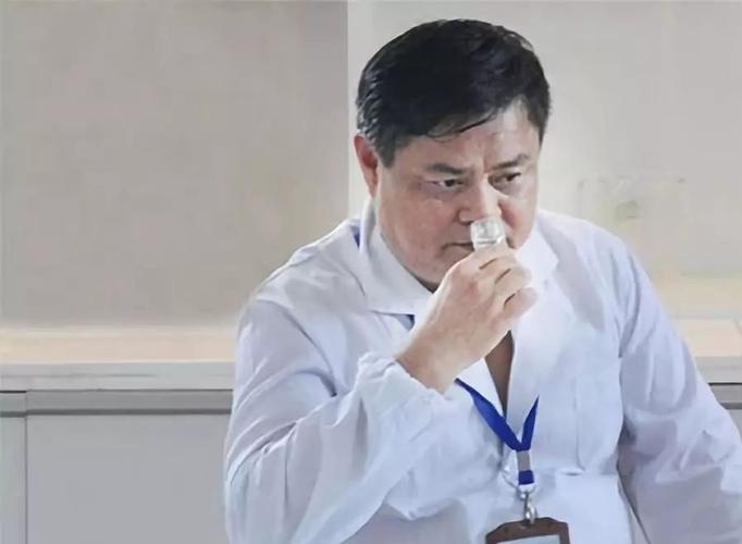 原茅台集团已故副厂长李兴发大师嫡传关门弟子徐强亲自勾兑