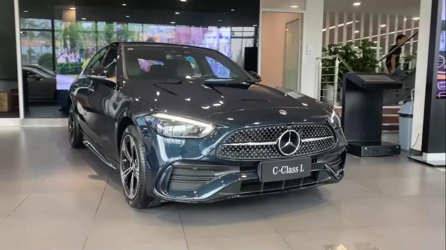 实拍全新奔驰c级,这外观,内饰,动力,能吊打3系?