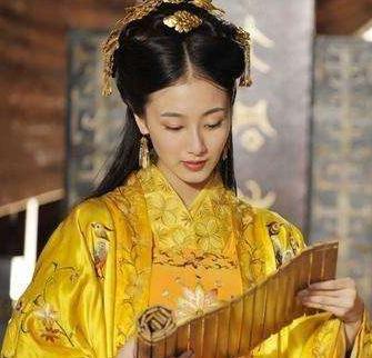 她是前朝皇帝的妃子做了一件事成为开国皇帝的皇后