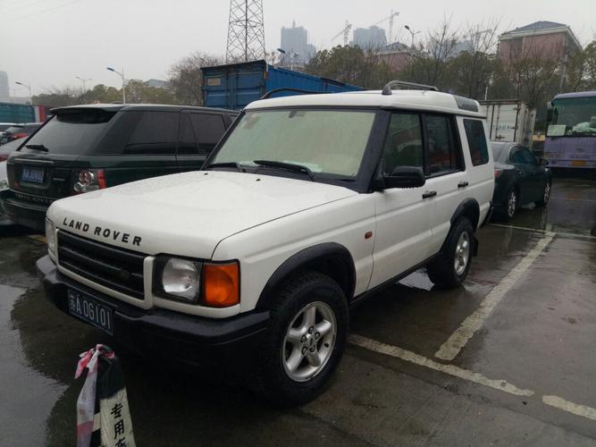 请懂路虎的专家看一下,这是路虎发现一代还是发现二代