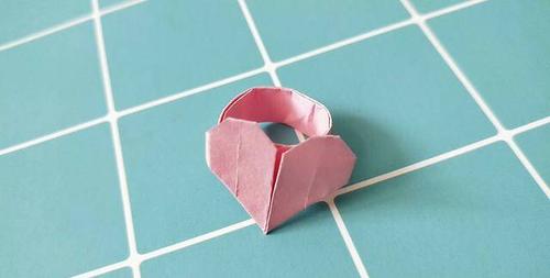 折纸教程:爱心戒指图解,简单漂亮又别致,快来看看(6)