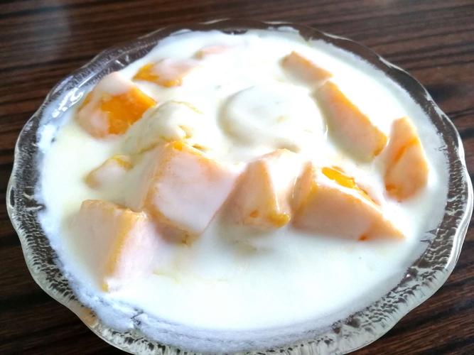 自制菠萝桔子酸奶,棒棒哒.