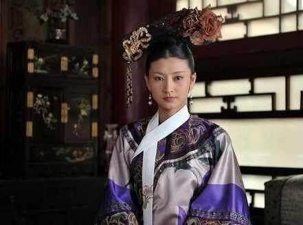 1,娘娘国色天香才是真正令人瞩目 嫔妾萤火之光何敢与娘娘明珠争辉.