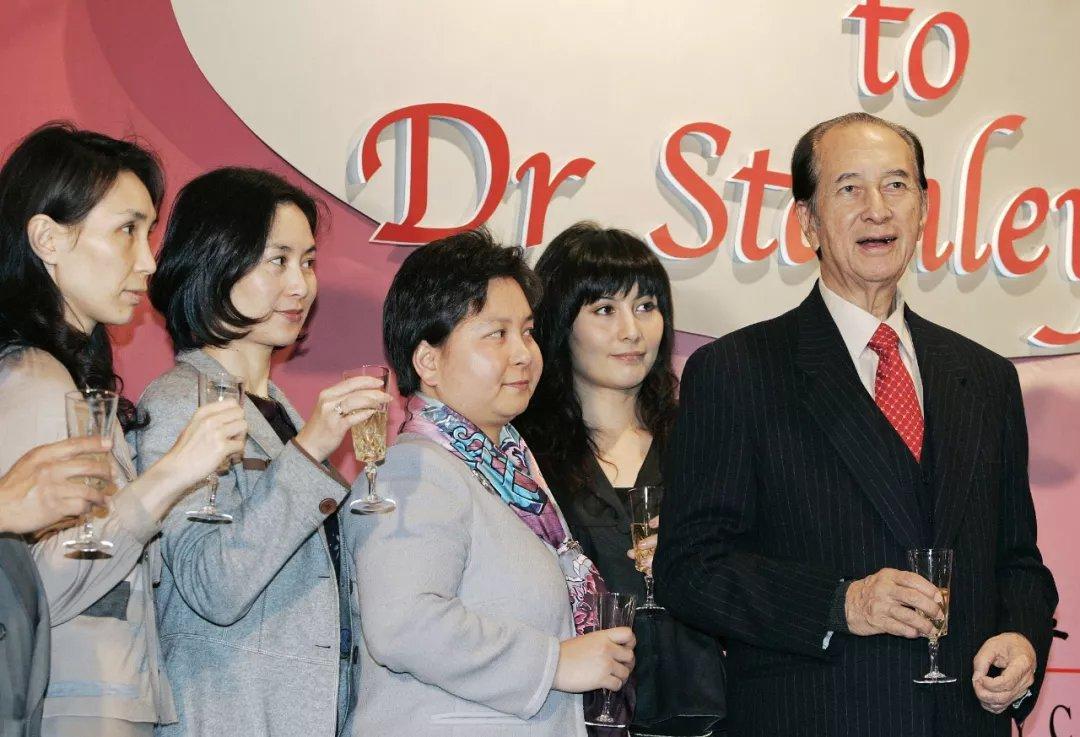 起底98岁"赌王"何鸿燊的家族风云:争家产,上法庭,屡次刷屏
