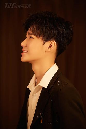 张真源/面相/身材/简略分析(超长篇幅,多图预警)