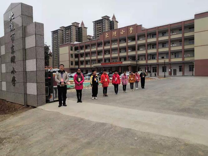 "三大爱",耕耘三尺讲台——北流市东湖小学171班工作总结