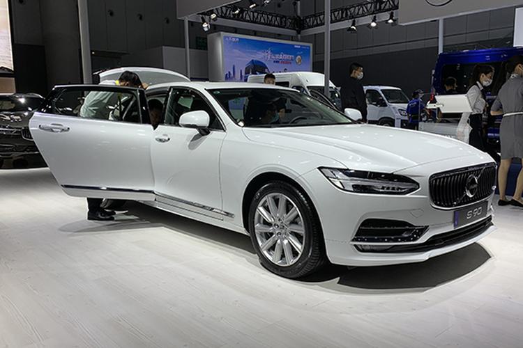 成都车展沃尔沃s90降价?展台报价裸车28.29万,现金优惠12万