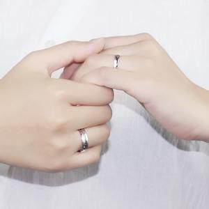 情侣头像男女戴戒指的