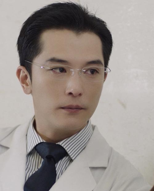 总有一个撩到你!盘点适合演斯文败类的男明星们!