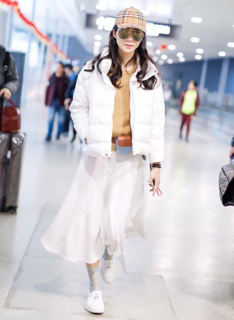 气质女神韩雪去哪里了?穿双奶奶最爱的袜子走机场