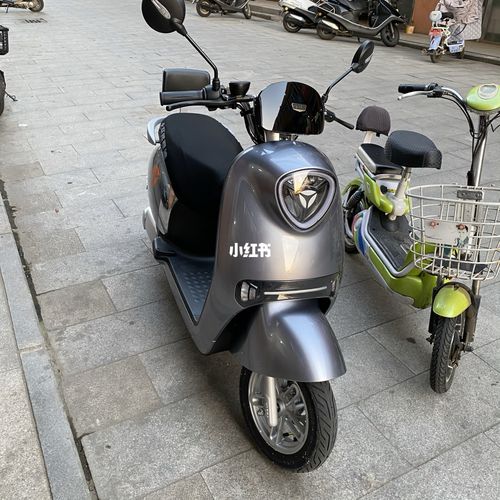 雅迪m7_雅迪怎么样_头盔_雨衣_手机_种草_汽车_摩托车