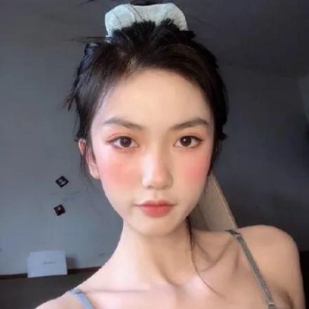 时尚气质美女微信头像,冷酷比较拽的女生